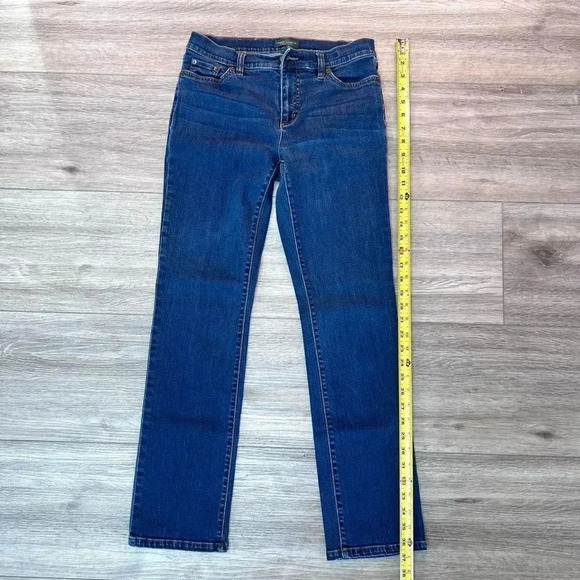 Lauren Ralph Lauren Women's Blue Five Pocket‎ Style Straight Leg Jeans Size 2P - Picture 1 of 6